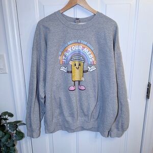 Gildan Gray Graphic Sweatshirt with Fun Design